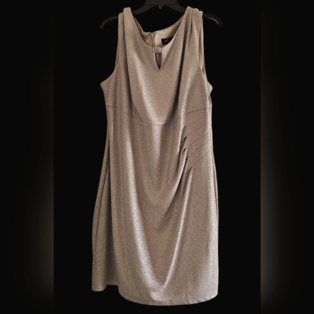 Scarlett Sleeveless Metallic Dress Keyhole Neckline sz 18W Taupe 🪅 Host Pick - Picture 3 of 11